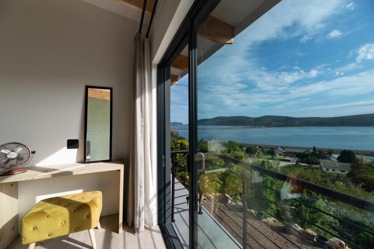 Villa Lagoon Views In Style With Solar Backup