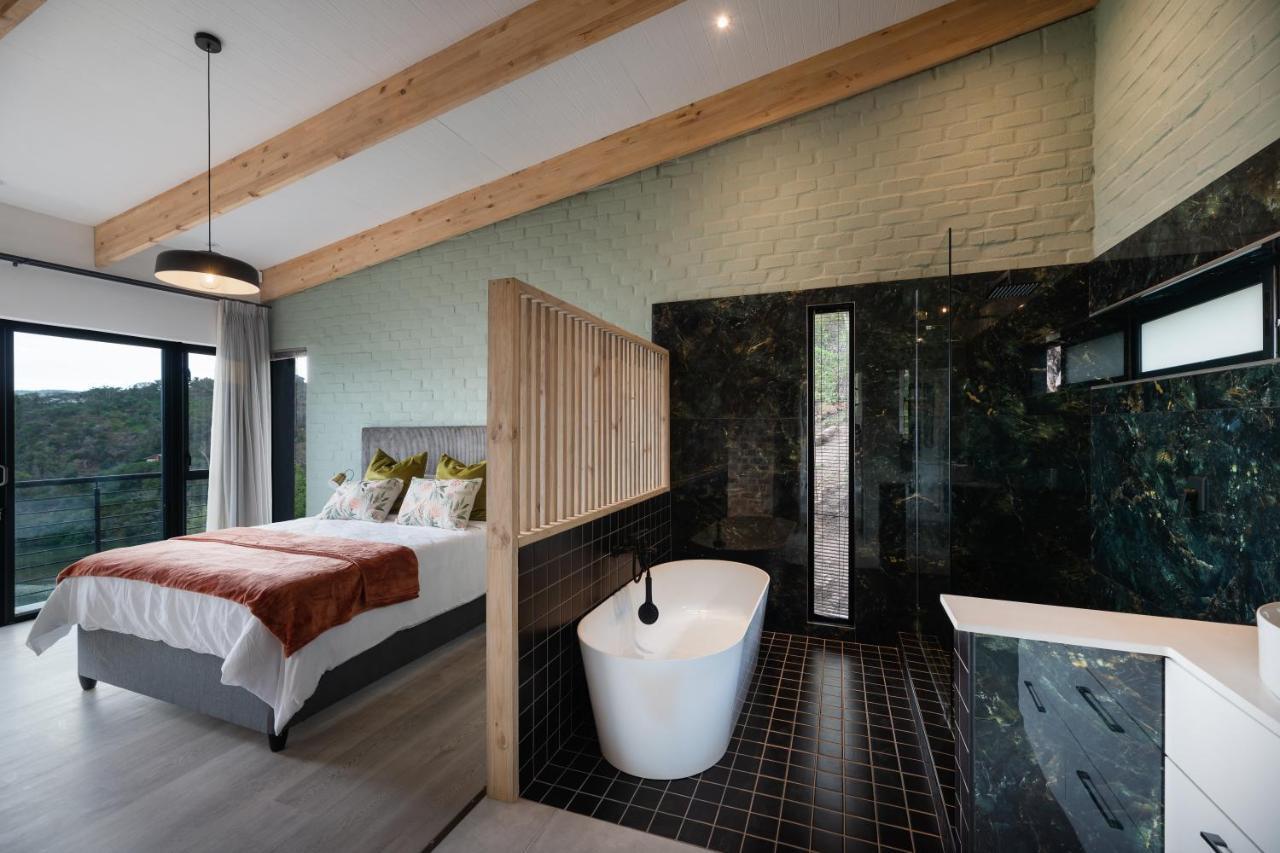 Villa Lagoon Views In Style With Solar Backup